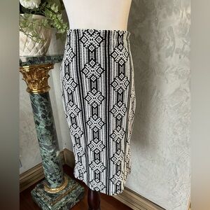 Lush Geometric Black and White Pencil Skirt